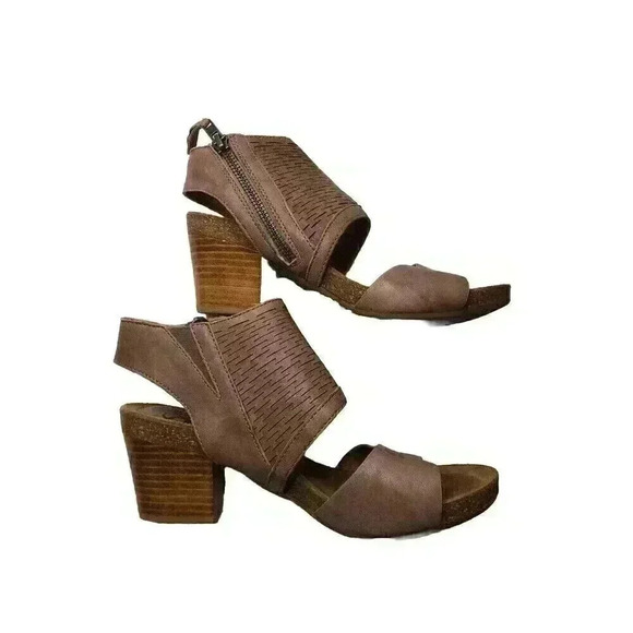 Sofft Womens 8.5M Leather Pull On Sandals Open Toe 3” Heel - Picture 1 of 8